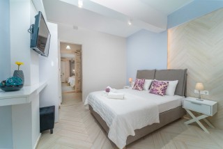 apartment for 5 villa flisvos bed