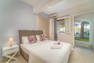 apartment for 5 villa flisvos bedroom