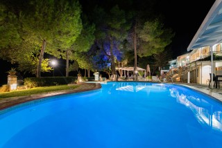 faciliities villa flisvos big pool (2)