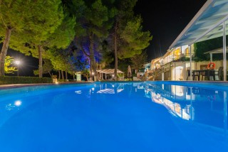 faciliities villa flisvos swimming pool